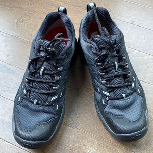North Face Men’s Hiking Boots(5)